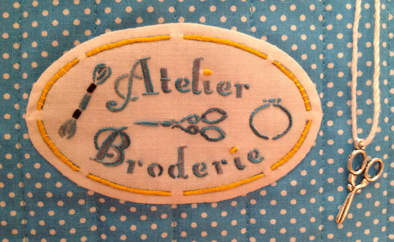 Trousse broderie main